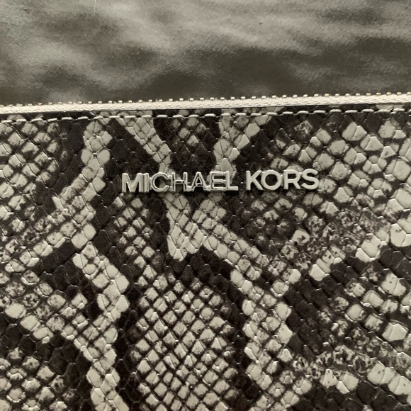 Michael Kors Wristlet - Picture 4 of 8